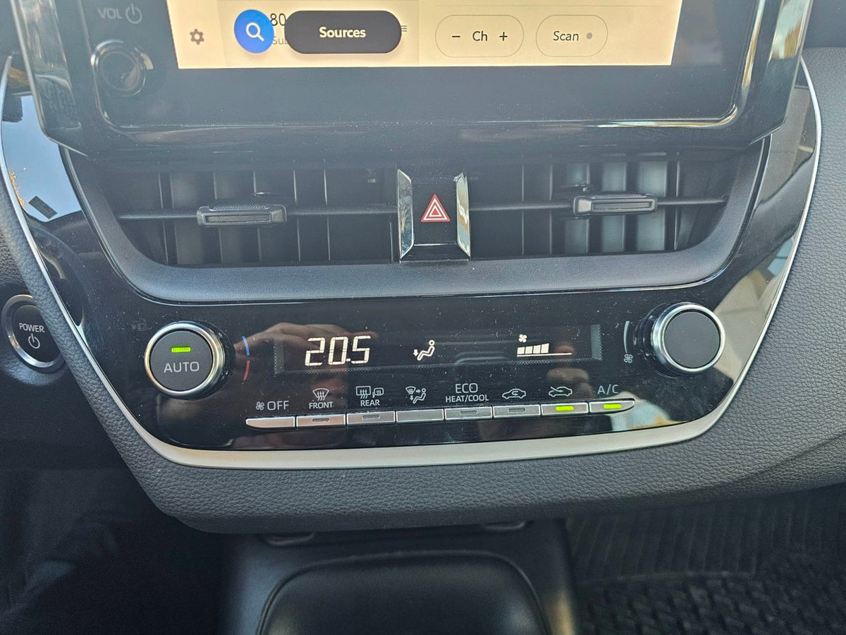 2024 Toyota COROLLA HYBRID LE; CAMERA SIEGES CHAUFFANT CARPLAY MAGS