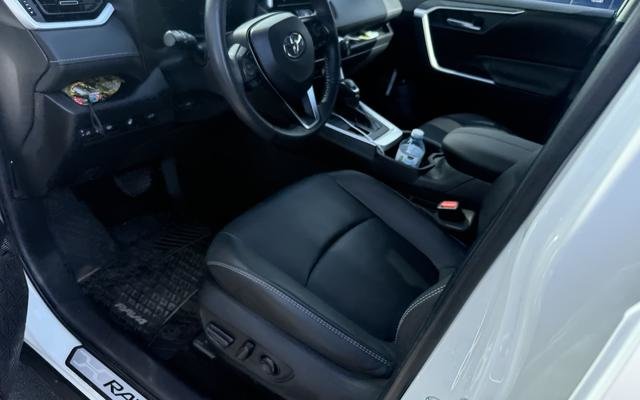 2025 Toyota RAV4 XLE PREMIUM AWD
