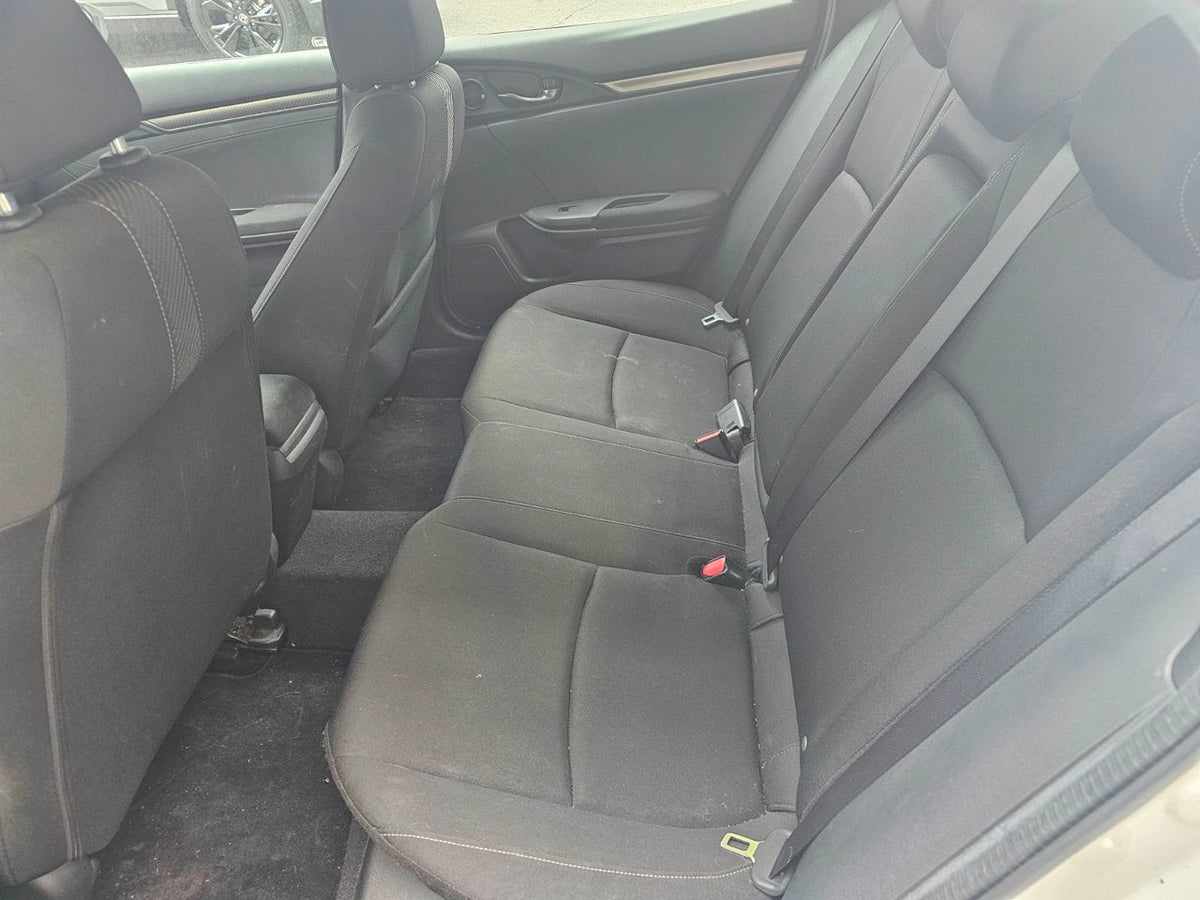 2017 Honda Civic Hatchback SPORT; TOIT CAMERA SIEGES CHAUFFANT CARPLAY MAGS