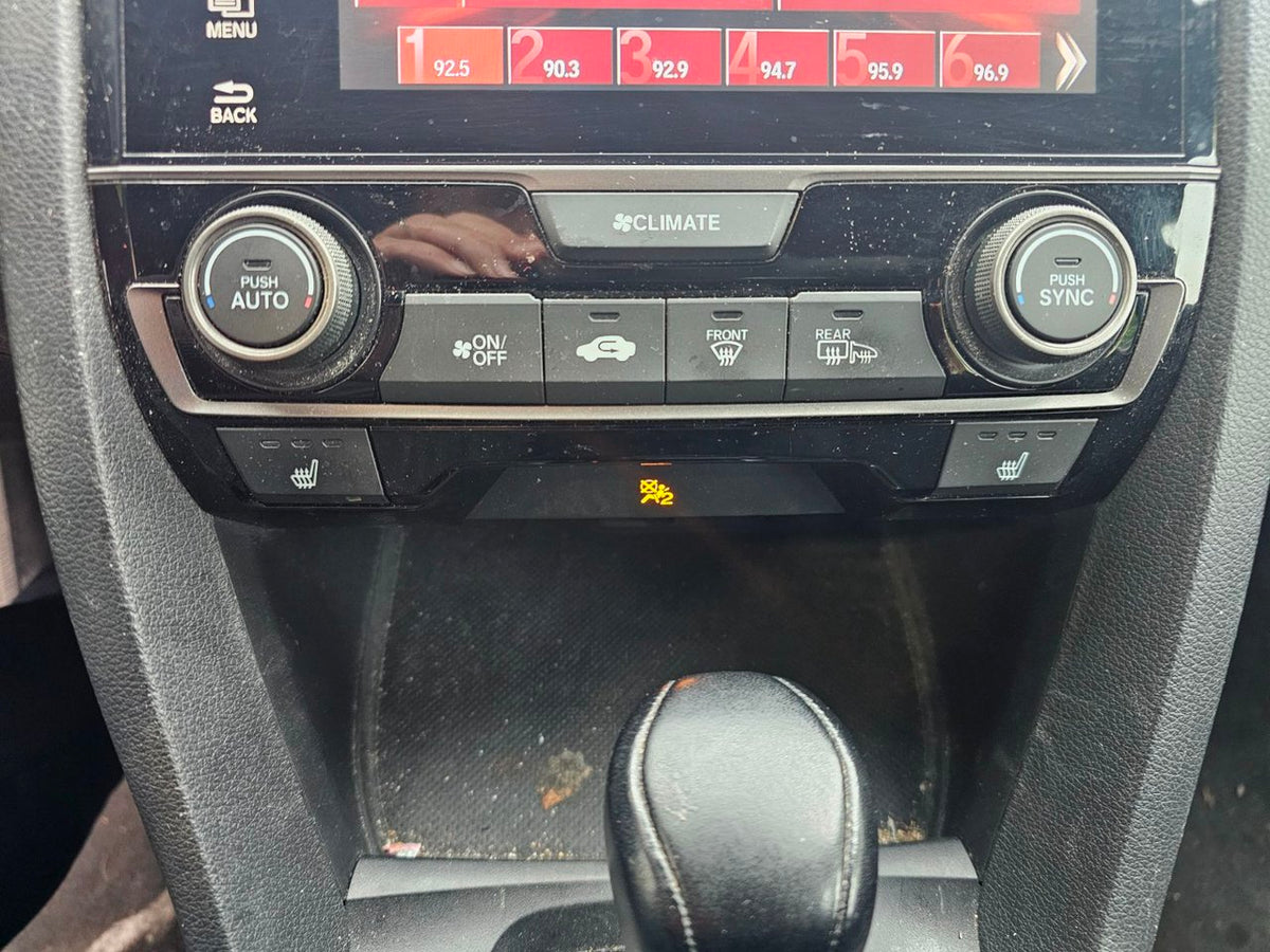 2017 Honda Civic Hatchback SPORT; TOIT CAMERA SIEGES CHAUFFANT CARPLAY MAGS