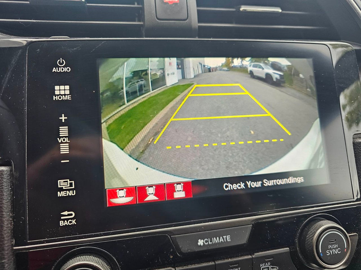 2017 Honda Civic Hatchback SPORT; TOIT CAMERA SIEGES CHAUFFANT CARPLAY MAGS
