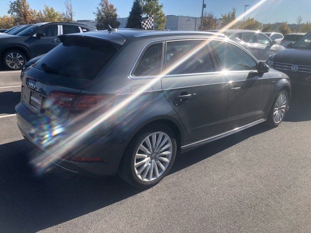 2016 Audi A3 e-tron Premium Plus
