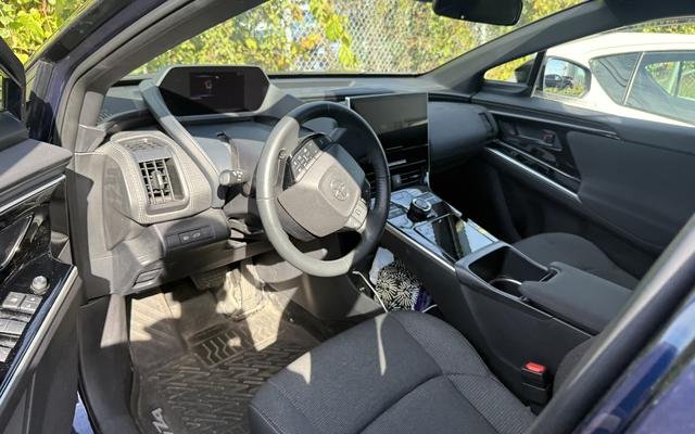 2024 Toyota bZ4X LE