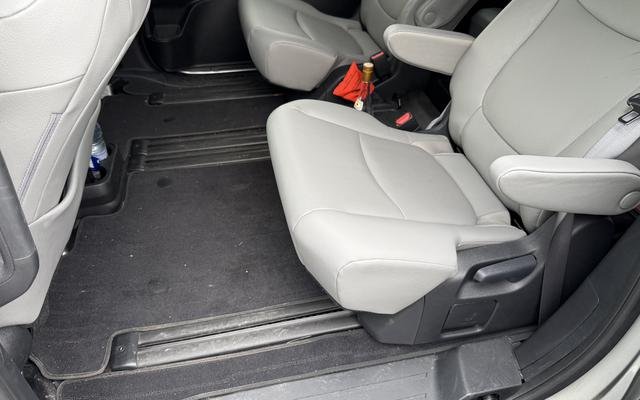2025 Toyota Sienna XLE FWD