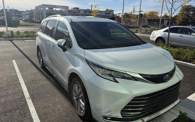 2025 Toyota Sienna Limited AWD Hybrid