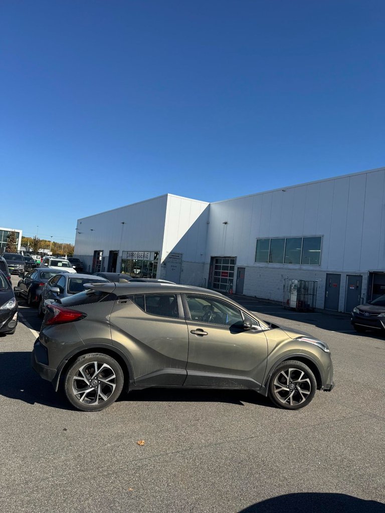 2021 Toyota C-HR XLE PREMIUM
