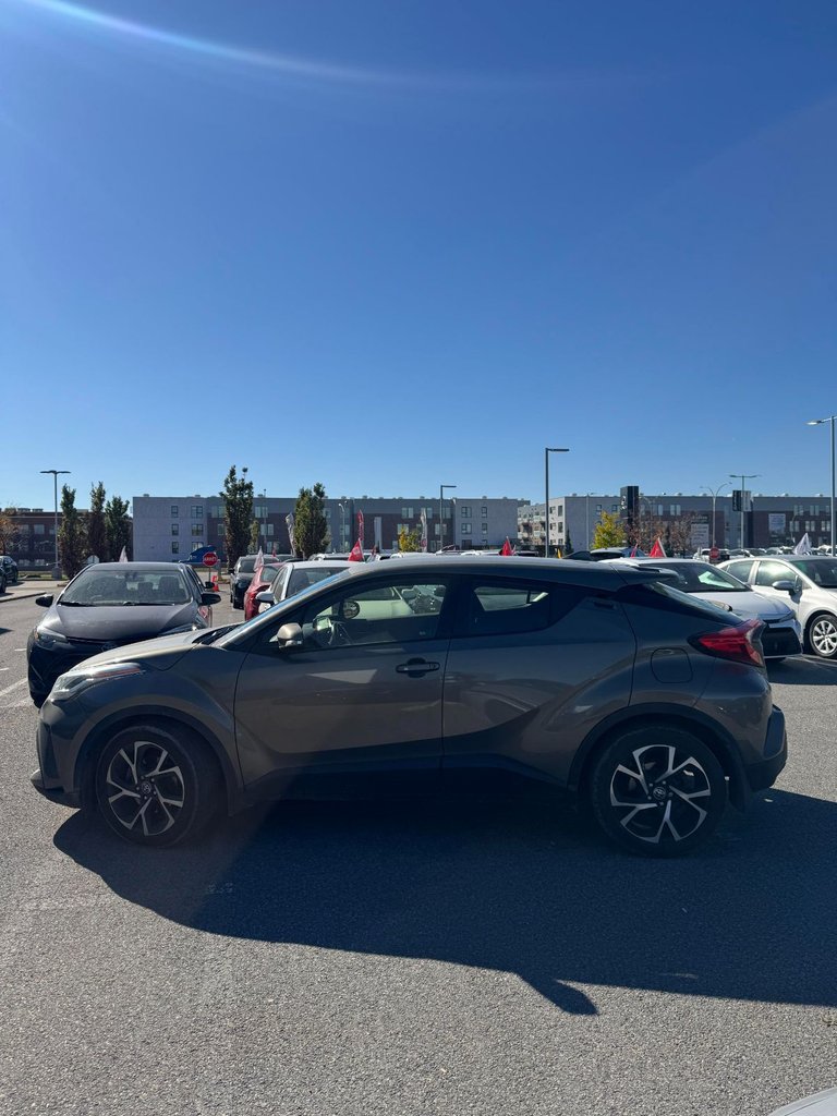 2021 Toyota C-HR XLE PREMIUM