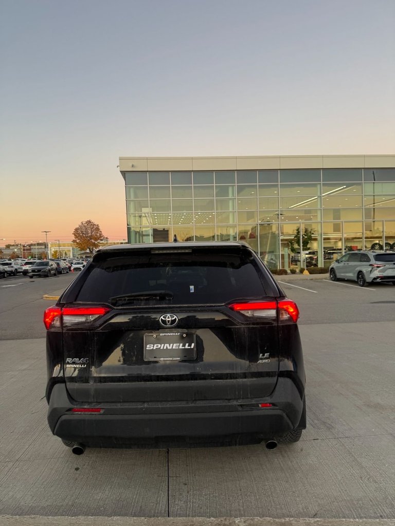 2022 Toyota RAV4 LE AWD