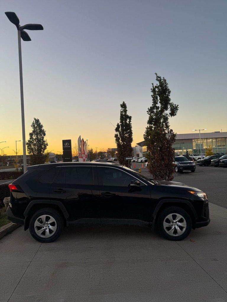 2022 Toyota RAV4 LE AWD