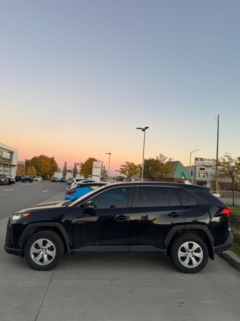 2022 Toyota RAV4 LE AWD