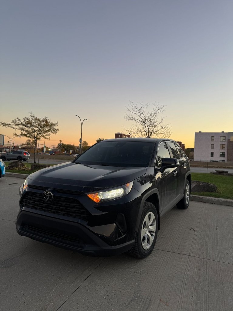 2022 Toyota RAV4 LE AWD