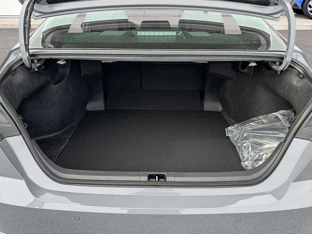 2026 Toyota Camry Hybrid XLE AWD