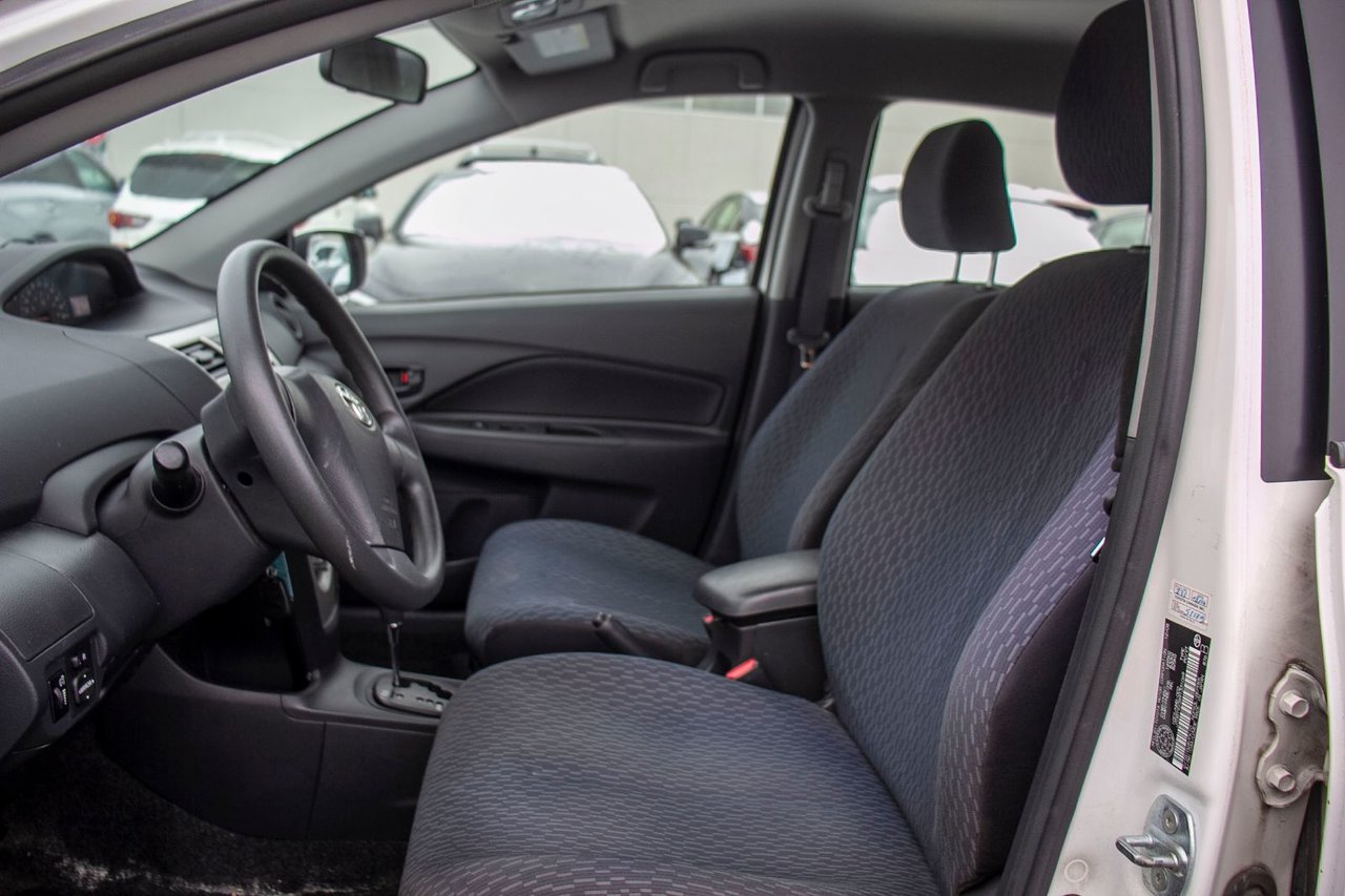 2009 Toyota Yaris CE