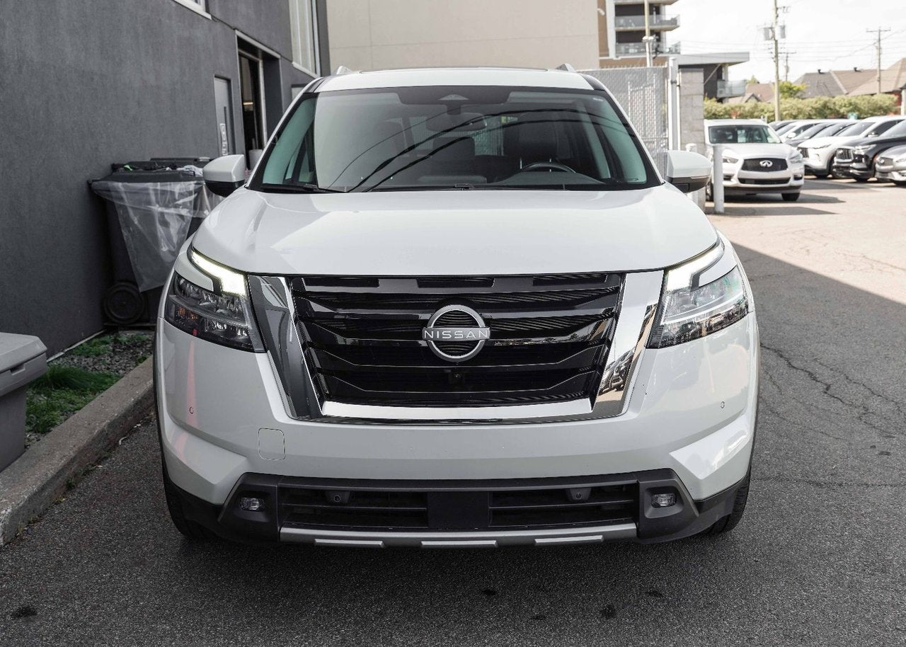 2022 Nissan Pathfinder SL
