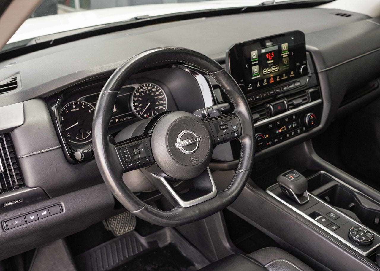 2022 Nissan Pathfinder SL